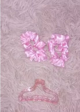 Customer photo: the two satin scrunchies and the claw clip included in the kit